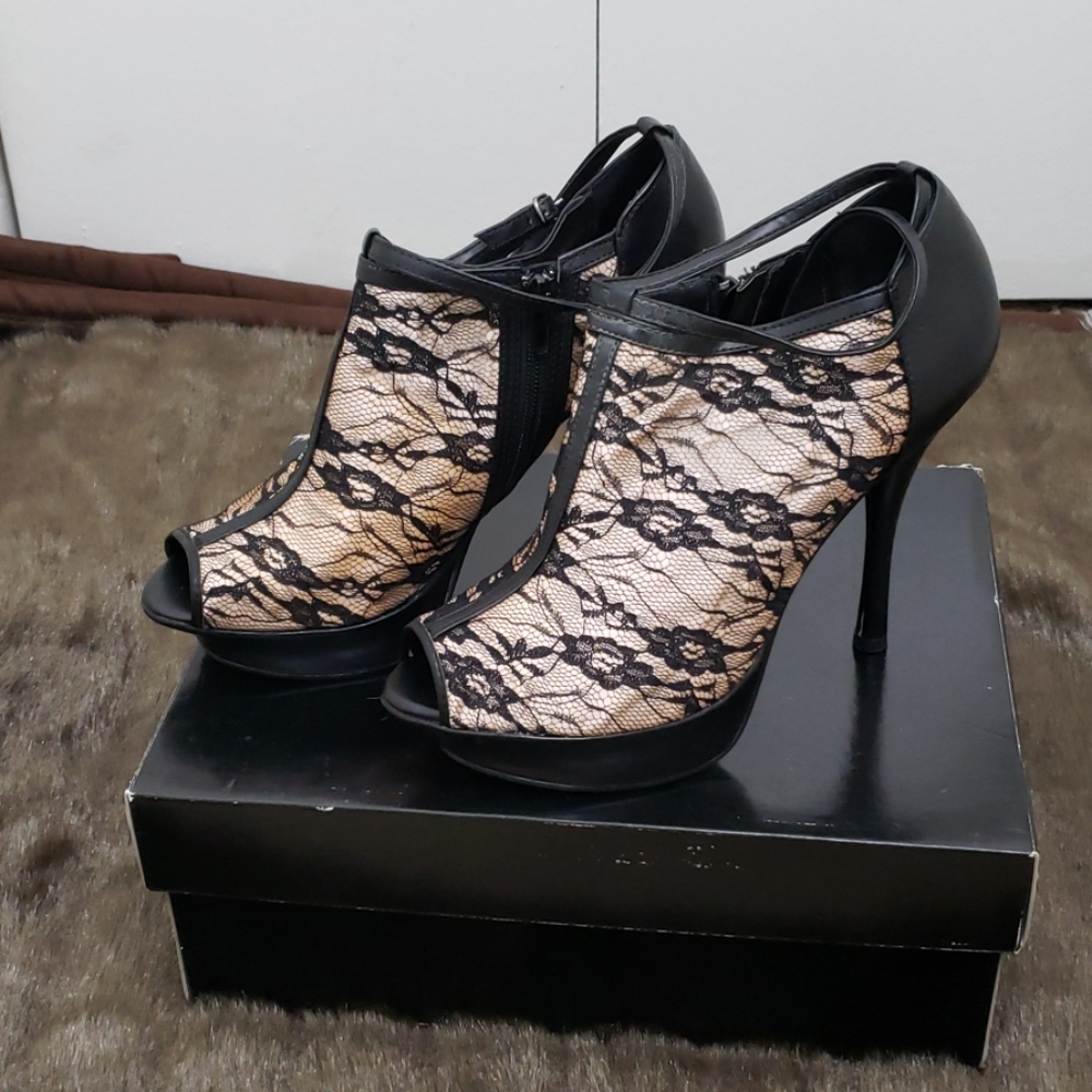 Heels - Picture 2 of 6